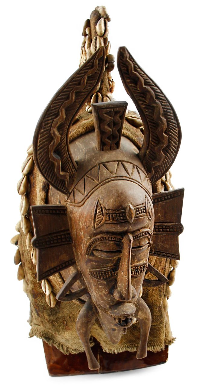 Máscara usada en los ritos de fertilidad. Senufo.  (Costa de Marfil)
